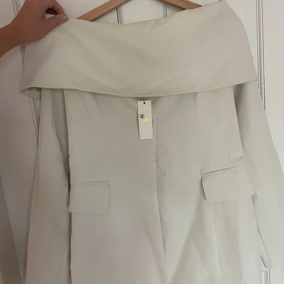 (NWT) Sierra Darien Cut Out Shoulder Jacket - White - Picture 4 of 8